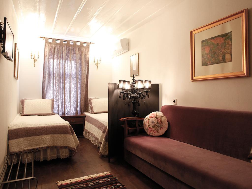 Marjolaine Hotel Ayvalik Room photo