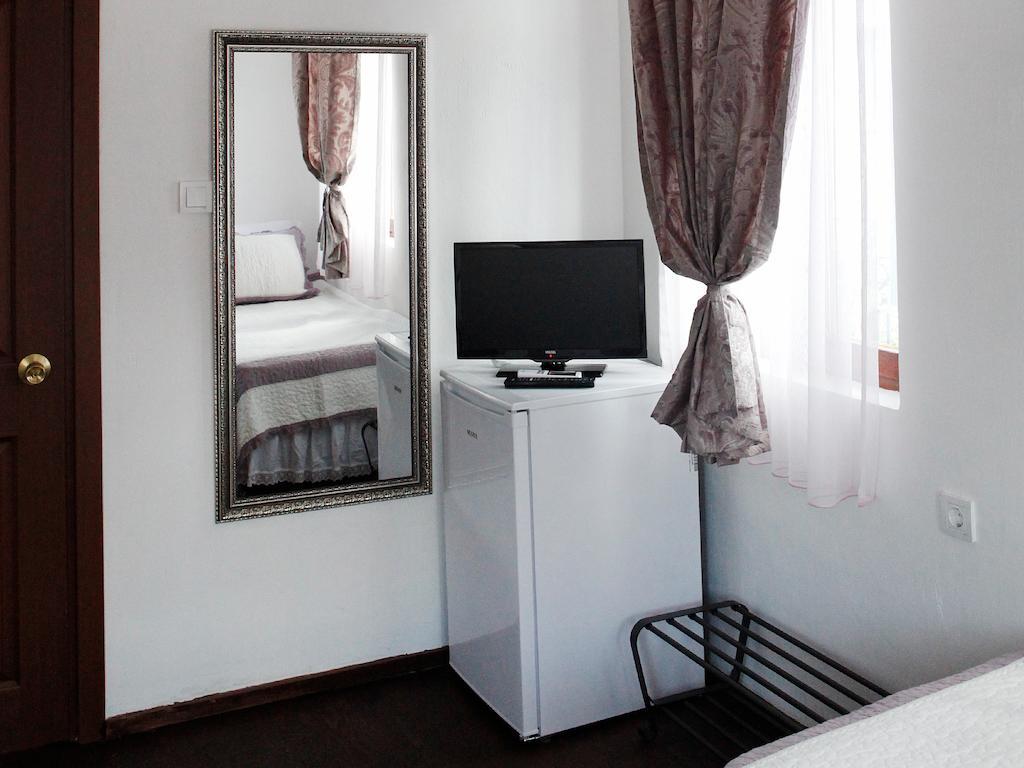 Marjolaine Hotel Ayvalik Room photo