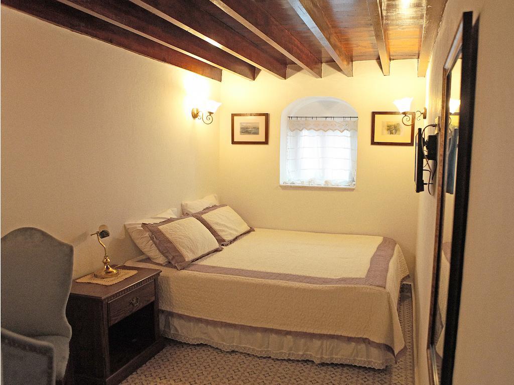 Marjolaine Hotel Ayvalik Room photo