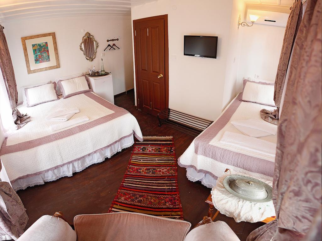 Marjolaine Hotel Ayvalik Exterior photo